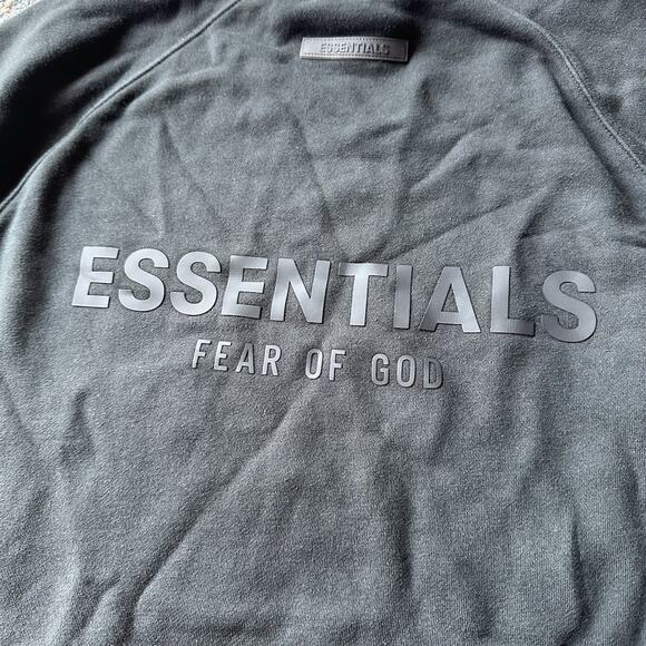 Fear Of God Essentials Black Sweatshirt Men’s Size M, 26x26 - Picture 11 of 12